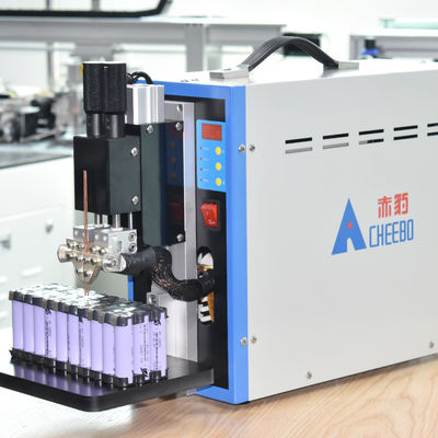 kaufen Pneumatische Batterieschweißausrüstung Lithium-Hochpräzisionsmaschinentyp online manufacture